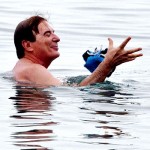 Paolo Limiti, in acqua senza costume