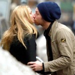chris-martin-bacia-la-moglie