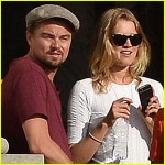 leonardo-dicaprio-toni-garrn-visit-versailles1