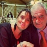 uomini-donne-in-lutto-morto-uno-dei-suoi-1