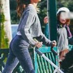 stufa_di_essere_sempre_sotto_lobiettivo_dei_fotografi_belen_rodriguez_decide_di_lasciare_il_parco_nonostante_la_bella_giornata_di_sole_a033