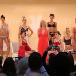 09-britney-spears-the-intimate.w529.h352.2x